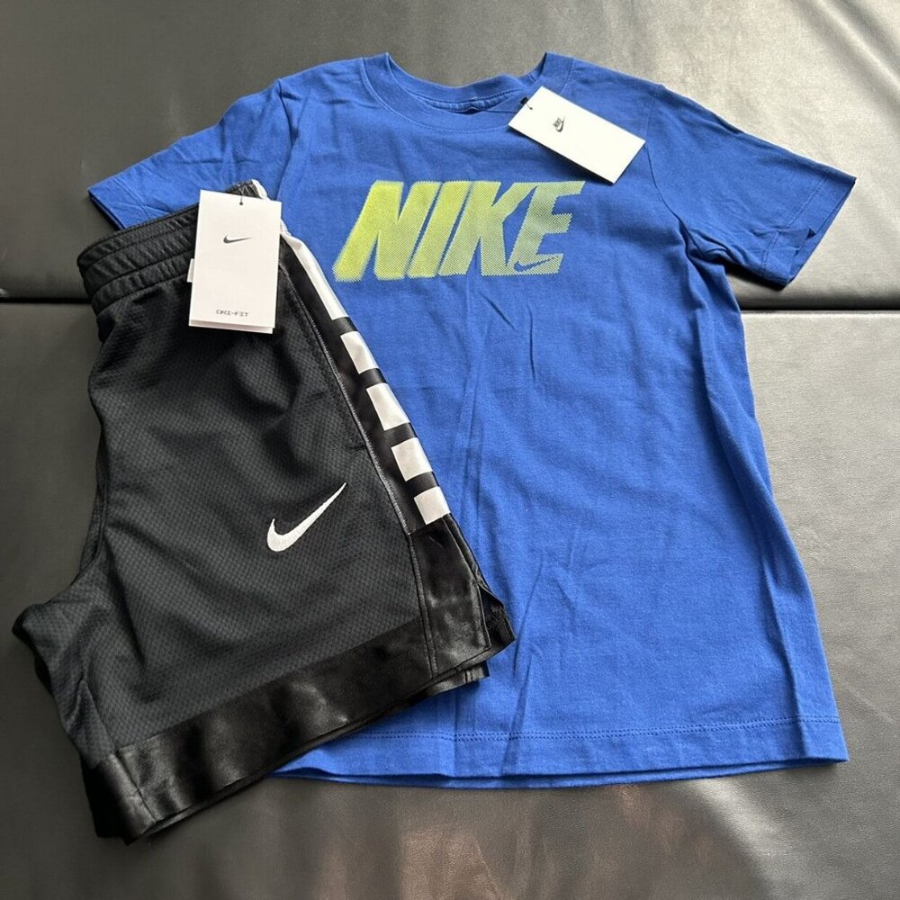 NWT Nike Athletic Set Boys Youth Size Small